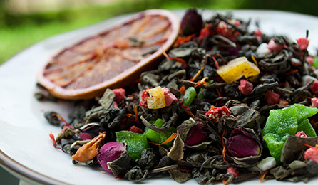  How the Sourcing and Seasonality of Strawberries Influence the Quality of Dried Strawberry Tea